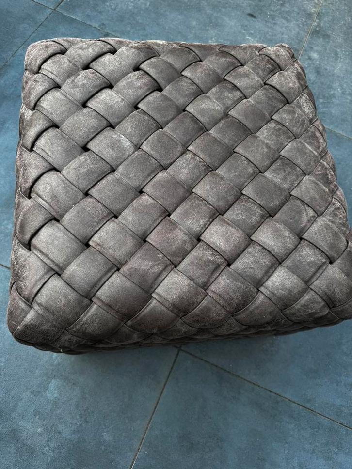 Riviera maison hocker poef pellini leer bruin, Huis en Inrichting, Banken | Voetenbanken en Poefen, Zo goed als nieuw, 50 tot 75 cm