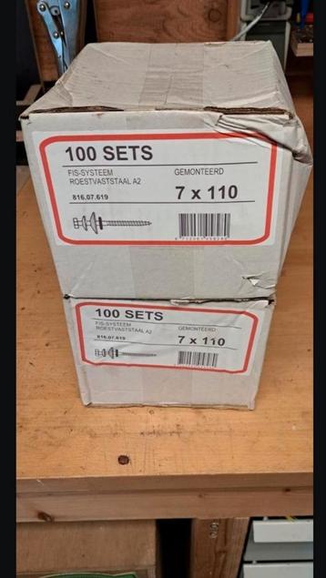 200x Golfplaatbouten FIS 7x110 RVS beschikbaar voor biedingen