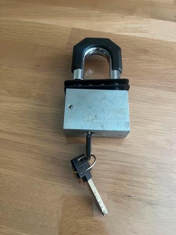 Mul-t-lock C13 containerslot / hangslot beschikbaar voor biedingen