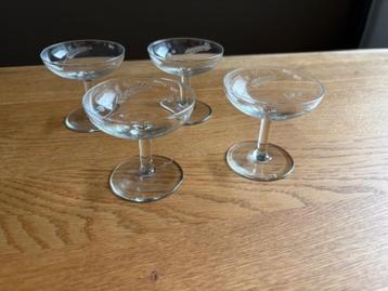 4 vintage geslepen advokaat glaasjes beschikbaar voor biedingen