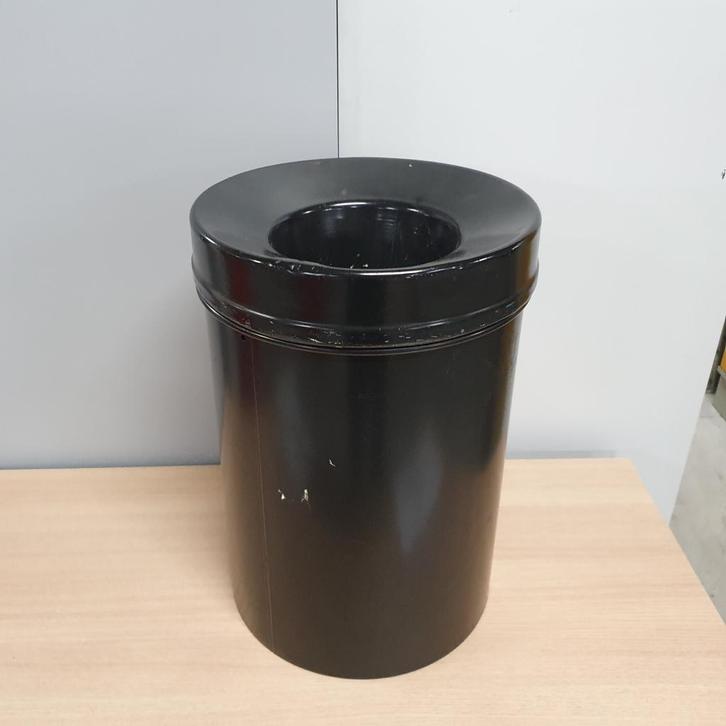 Metalen vlamdovende afvalbak zwart - 30 liter, Huis en Inrichting, Woonaccessoires | Prullenbakken, Gebruikt