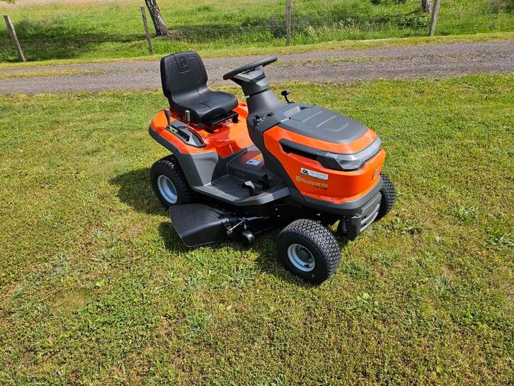 Husqvarna TS 112 zitmaaier NIEUW, Tuin en Terras, Zitmaaiers, Nieuw, 90 tot 120 cm, Elektrische starter, Mulchfunctie, Ophalen