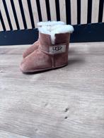 Baby Uggs maat 18, Ophalen of Verzenden, Zo goed als nieuw, Jongetje of Meisje, Laarsjes