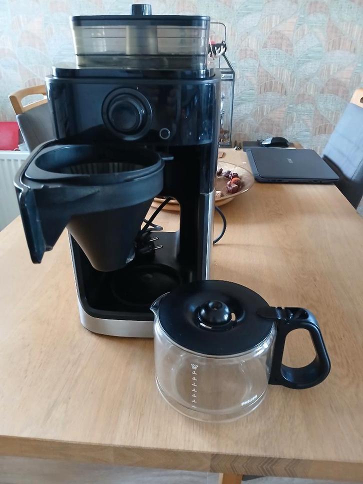 Philips HD7761 Grind & Brew koffiezetapparaat, Witgoed en Apparatuur, Koffiezetapparaten, Zo goed als nieuw, Gemalen koffie, Koffiebonen