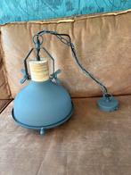 Industriële hanglamp, Ophalen
