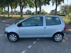 Renault Twingo 1.2 Authentique Uitvoering, Apk 02-2026!!, Voorwielaandrijving, Metallic lak, 600 kg, Beige