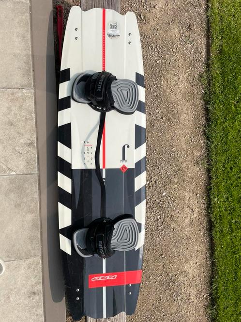 RRD board Juicy V5 143 x 43, Watersport en Boten, Kitesurfen, Gebruikt, Twintip, Ophalen of Verzenden