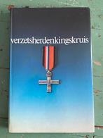 Gedenkboek Verzetsherdenkingskruis 1985, Ophalen of Verzenden, Nederland, Boek of Tijdschrift