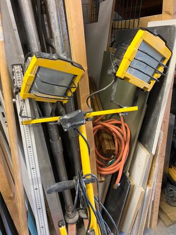 Bouwlamp op statief - Dubbele lamp beschikbaar voor biedingen