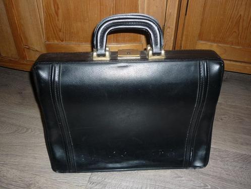 Vintage aktetassen - keuze uit 3 modellen, Computers en Software, Laptoptassen, Gebruikt, Aktetas, 16 inch, Ophalen of Verzenden