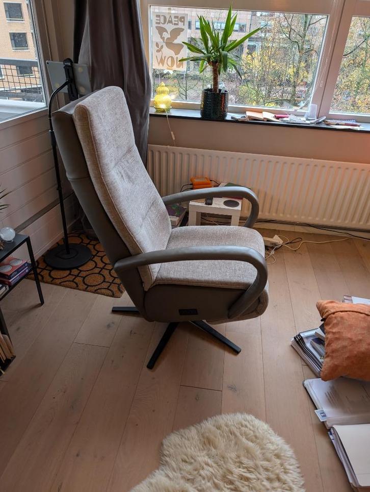 Montel Dani Relaxfauteuil Miami 12 taupe (elektrisch), Huis en Inrichting, Fauteuils, Gebruikt, 50 tot 75 cm, 75 tot 100 cm, Ophalen