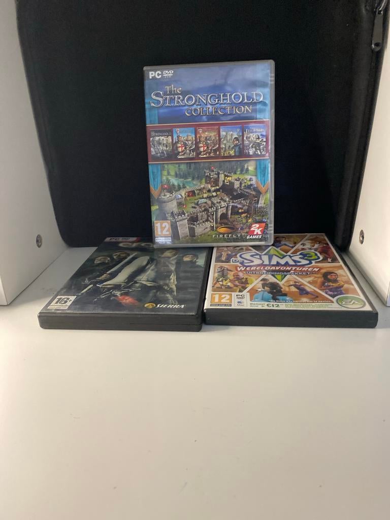 PC Games - Stronghold & Sims 3, Spelcomputers en Games, Games | Pc, Gebruikt, 1 speler, Eén computer, Ophalen of Verzenden