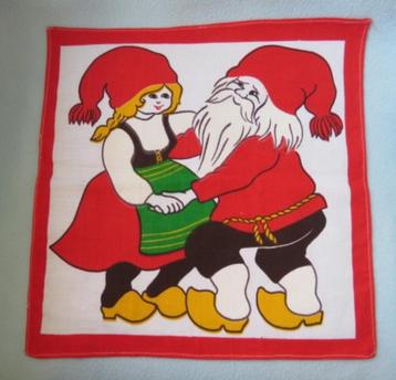Vintage Zweeds kerstkleedje met dansende kerstkabouters beschikbaar voor biedingen