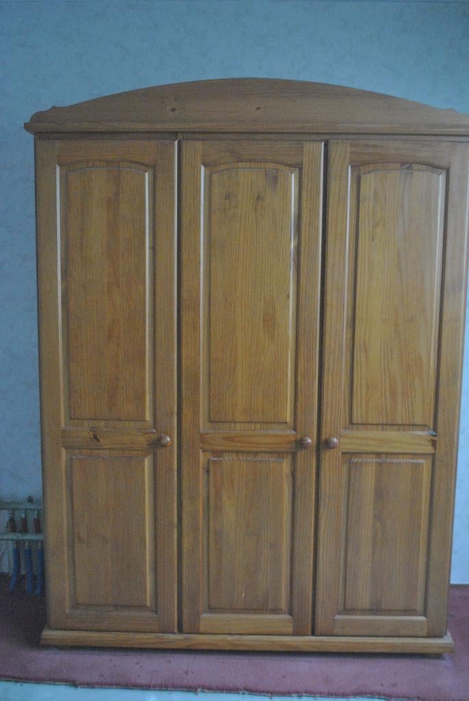 Kledingkast, hout, 3 deurs, Huis en Inrichting, Kasten | Kledingkasten, Ophalen, Met deur(en), Gebruikt, 100 tot 150 cm