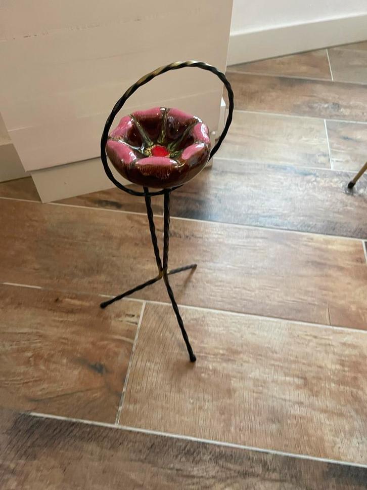 Vintage Staande Asbak - Keramiek & Smeedijzer, Antiek en Kunst, Antiek | Woonaccessoires, Ophalen of Verzenden