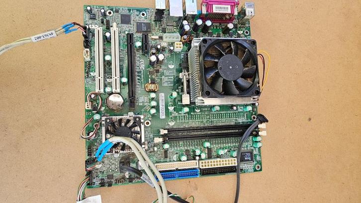 Pauze - FOXCONN CK804M03-6EKS F80M-2 SOCKET 939, Computers en Software, Moederborden, Gebruikt, AMD, DDR, Ophalen of Verzenden