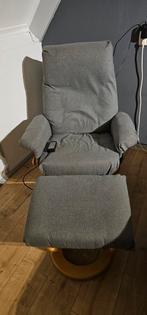 Massagestoel met kruk - opnieuw bekleed, Ophalen, Gebruikt, 75 tot 100 cm, Stof