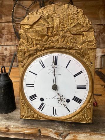 Comtoise franse klok +/- 1880 Boerderij tafereel beschikbaar voor biedingen