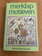 Merkklap Motieven - Borduurboek, Ophalen of Verzenden, Gelezen, Borduren en Naaien