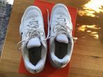 Tennis schoenen indoor maat 39, Ophalen of Verzenden, Gebruikt, Schoenen