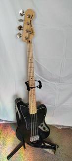 Squier Affinity Series Jaguar Bass met standaard en strap, Muziek en Instrumenten, Snaarinstrumenten | Gitaren | Bas, Ophalen