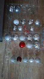 Zilveren kerstballen, Diversen, Ophalen