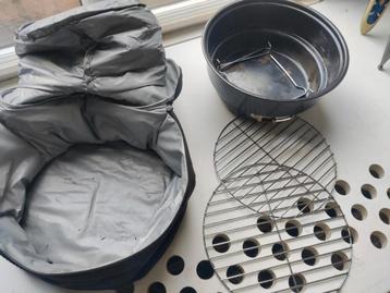 Geïsoleerde draagtas met barbeque beschikbaar voor biedingen
