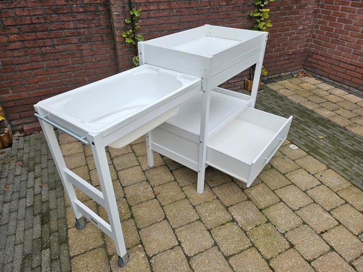 Bopita verzorgingstafel met badje, Kinderen en Baby's, Badjes en Verzorging, Zo goed als nieuw, Badje, Ophalen