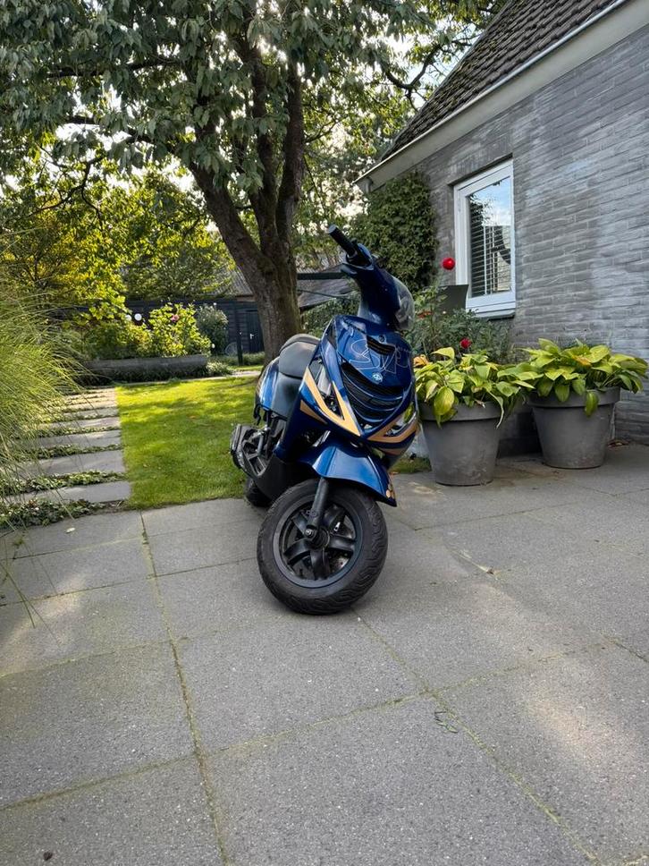 Zip 150cc LC(lees beschrijving), Fietsen en Brommers, Scooters | Piaggio, Gebruikt, Zip, Maximaal 45 km/u, Benzine, Ophalen