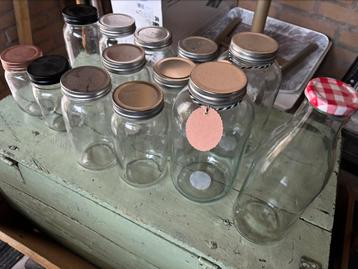 Glazen voorraad potten met draaideksel 12x melk fles 1x beschikbaar voor biedingen