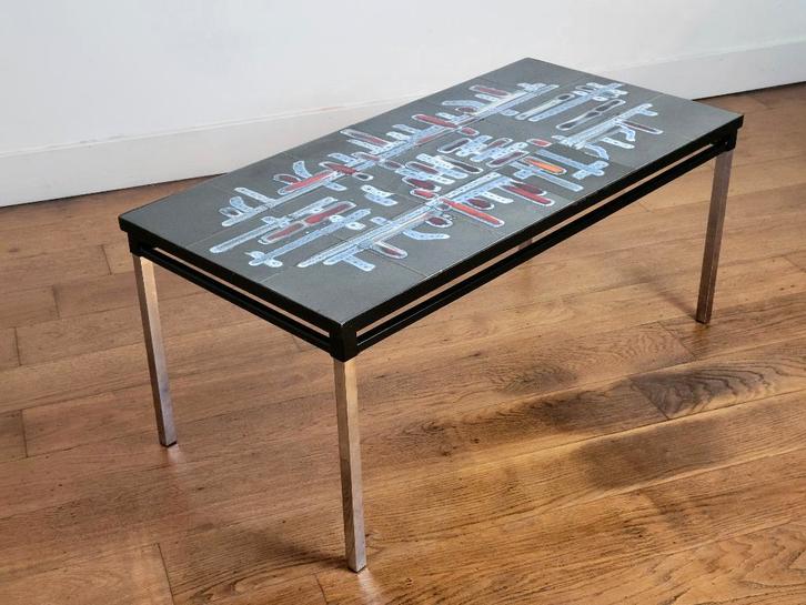 Vintage salontafel met keramieken blad van Adri België, Huis en Inrichting, Tafels | Salontafels, Gebruikt, Minder dan 50 cm, 50 tot 100 cm