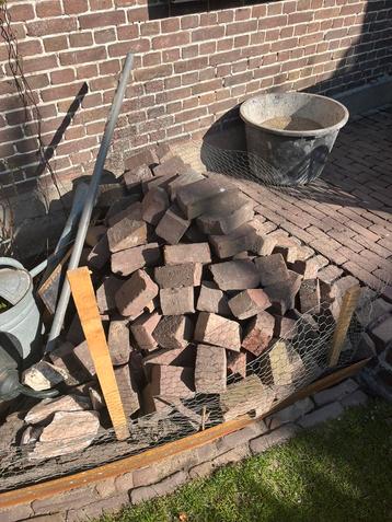Gratis afhalen: reststukken van gebakken dikformaat waaltjes beschikbaar voor biedingen