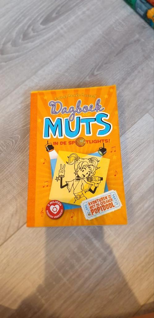 Rachel Renée Russell - In de spotlights!, Boeken, Kinderboeken | Jeugd | 10 tot 12 jaar, Zo goed als nieuw, Ophalen of Verzenden