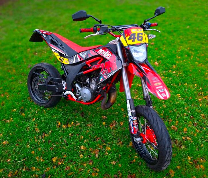 Prachtige Aprilia SX 125 cc 2takt Supermoto met kenteken A1, Fietsen en Brommers, Brommers | Crossbrommers, Zo goed als nieuw