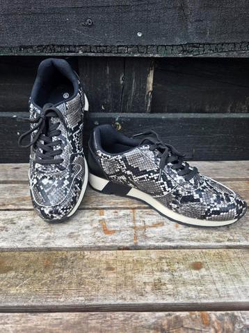 ** Z.g.a.n. Trendone sneakers met slangenprint ** beschikbaar voor biedingen