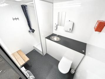 Te koop luxe mobiele badkamer op aanhanger €10.500 Geremd! beschikbaar voor biedingen