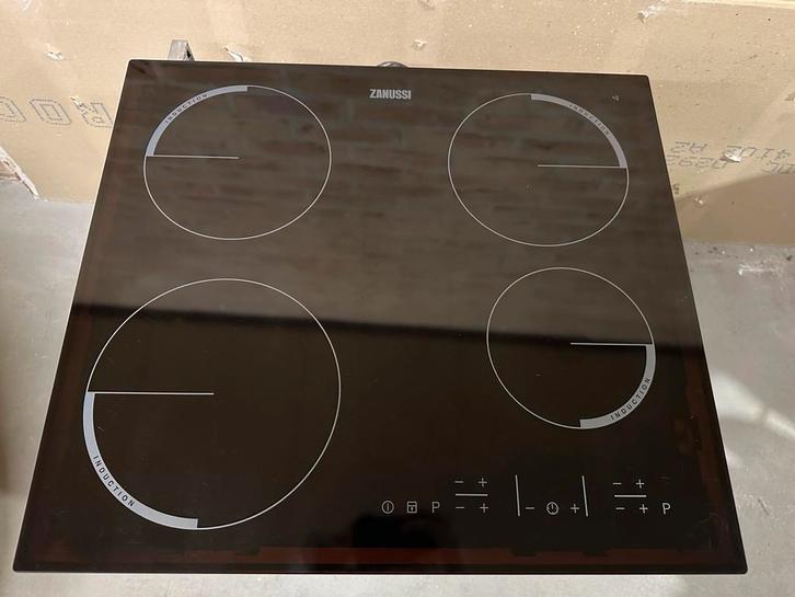 Zanussi ZEL6640FBA Inductie Kookplaat - 59x52cm, Witgoed en Apparatuur, Kookplaten, Gebruikt, Inbouw, Inductie, 4 kookzones, Ophalen