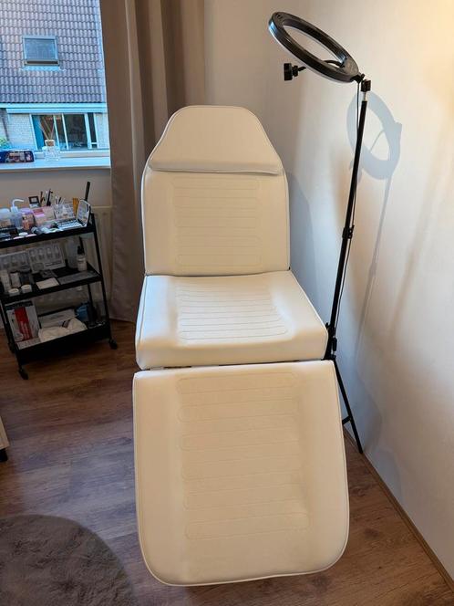 Behandelstoel schoonheidsspecialisten, Diensten en Vakmensen, Schoonheidsspecialisten | Manicure