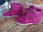 Nike dunk sky high met sleehak, Kleding | Dames, Schoenen, Nike, Oranje, Ophalen of Verzenden, Sneakers of Gympen