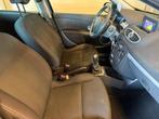 Renault Clio Estate 1.2 TCE SELECTION BUSINESS/AIRCO/ISOFIX/, Auto's, Renault, Voorwielaandrijving, Gebruikt, Zwart, 4 cilinders