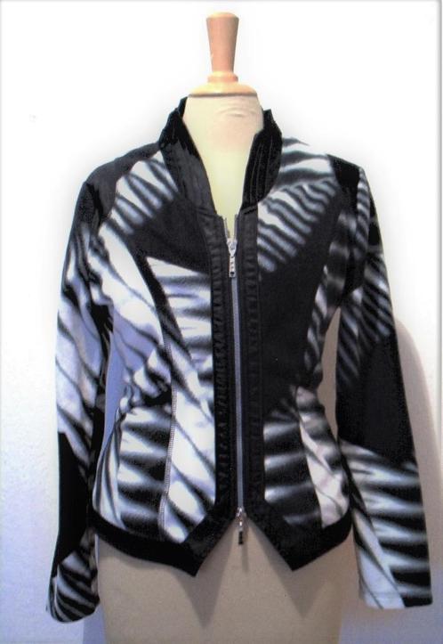 Mooi zwart/wit fleece vest/jasje van Sao Paulo! M, Kleding | Dames, Jasjes, Kostuums en Pakken, Zo goed als nieuw, Jasje, Maat 38/40 (M)