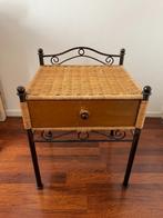 Small table, Ophalen, Zo goed als nieuw