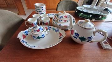 Boerenbont Servies met Gebruikerssporen beschikbaar voor biedingen