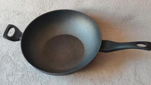 TVS Virtus induction wok met steel en tegengreep -  32 cm, Huis en Inrichting, Keuken | Potten en Pannen, Zo goed als nieuw, Wok