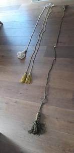 te koop diverse antieke kwasten voor gordijnen en kastdeuren, Ophalen