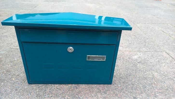 Arregui brievenbus deco groen, Tuin en Terras, Brievenbussen, Zo goed als nieuw, Wandbrievenbus, Staal, Ophalen of Verzenden