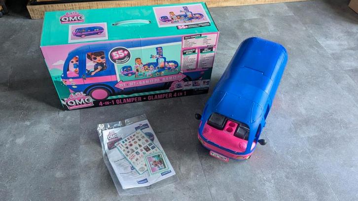 L.O.L. Surprise! OMG 4-in-1 Glamper, Kinderen en Baby's, Speelgoed | Speelgoedvoertuigen, Zo goed als nieuw, Ophalen of Verzenden