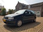 VW Polo 1.6 – 1996 – APK tot 31 oktober – Opknapper, Voorwielaandrijving, 450 kg, Zwart, Handgeschakeld