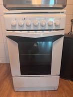 Indesit fornuis + oven, Witgoed en Apparatuur, Ophalen, Gebruikt, 4 kookzones, Gas