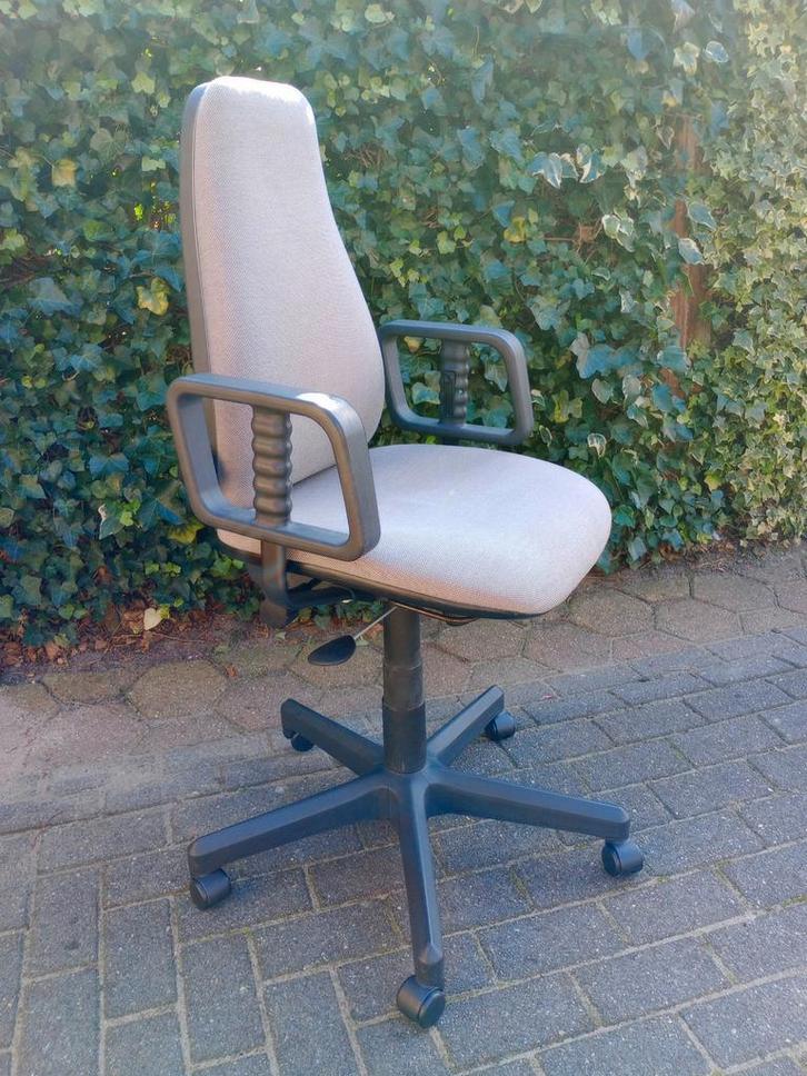 Bureaustoel. Zeer degelijk., Huis en Inrichting, Bureaustoelen, Gebruikt, Bureaustoel, Grijs, Ergonomisch, Ophalen
